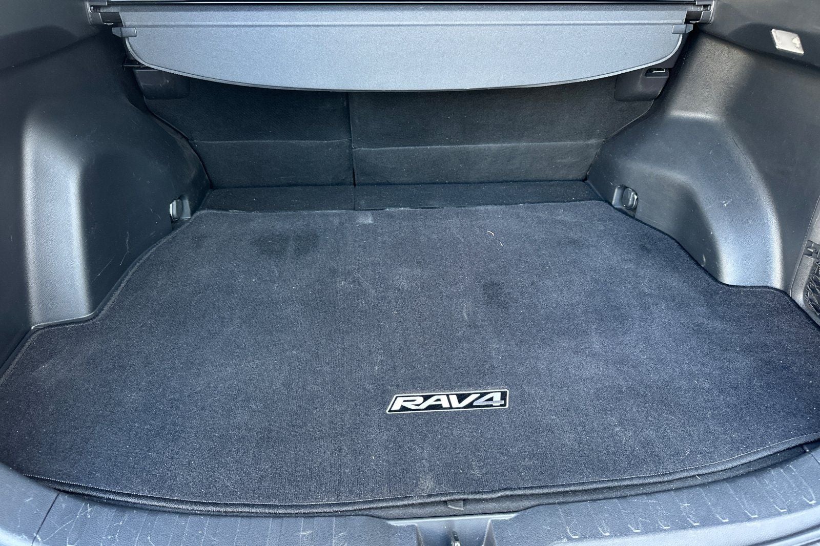 2019 Toyota RAV4 Hybrid XSE