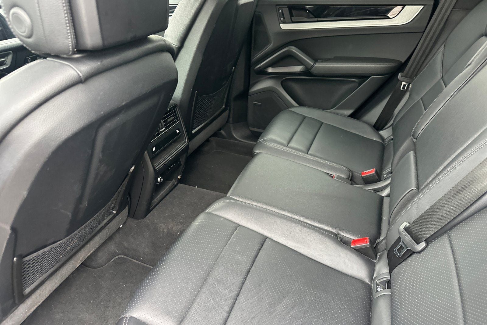 2024 Porsche Cayenne Base