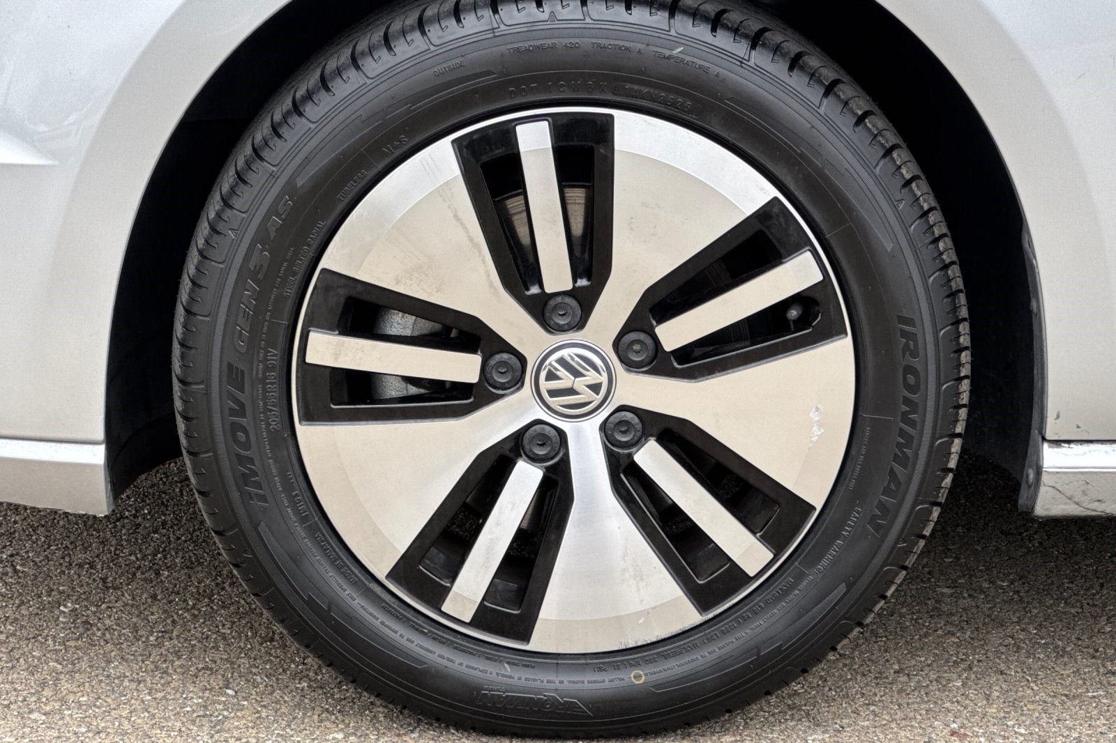 2016 Volkswagen e-Golf SE