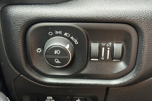 2021 RAM 1500 Laramie Crew Cab 4x4 5'7" Box