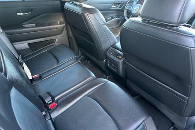 2022 Nissan Pathfinder SL 2WD