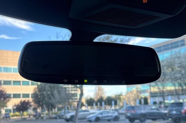 2022 Nissan Pathfinder SL 2WD