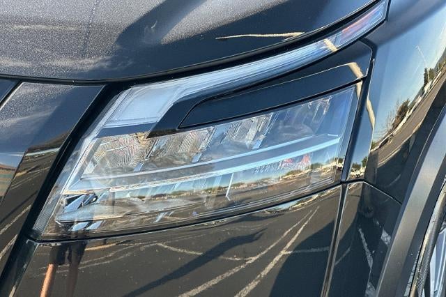 2022 Nissan Pathfinder SL 2WD