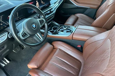 2025 BMW X7 M60i