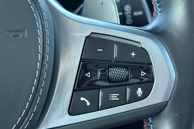 2025 BMW X7 M60i