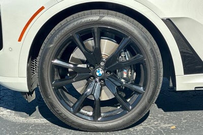 2025 BMW X7 M60i