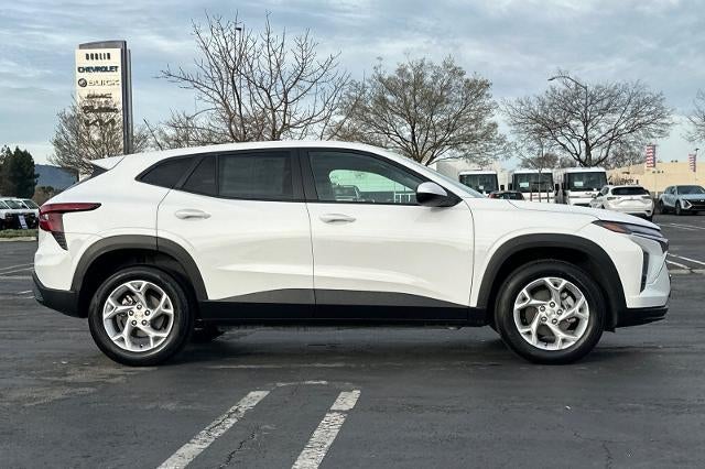 2025 Chevrolet Trax LS