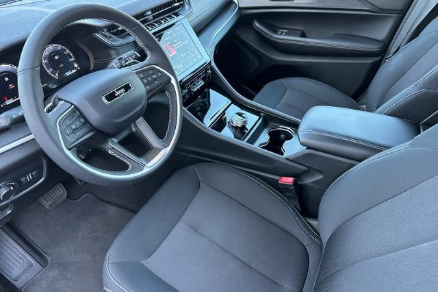 2025 Jeep Grand Cherokee Laredo X 4x2