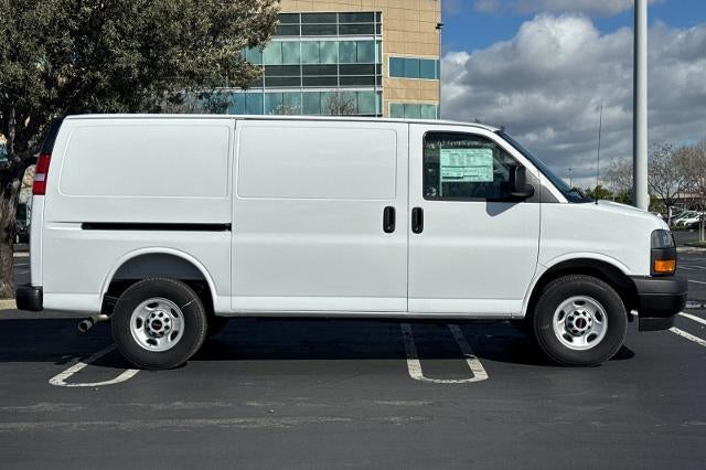2025 GMC Savana Cargo 2500 Base
