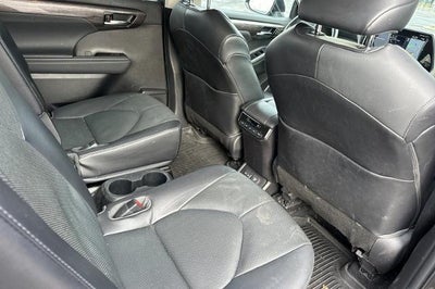2022 Toyota Highlander Hybrid Limited