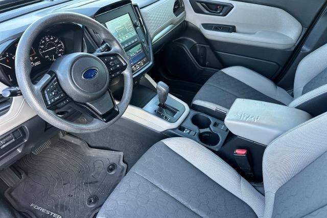 2025 Subaru Forester Base