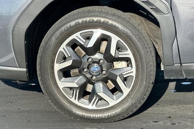 2025 Subaru Forester Base