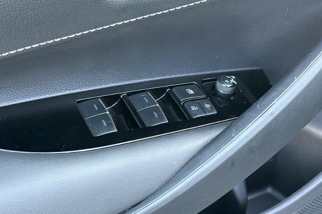 2022 Toyota Corolla Hatchback SE