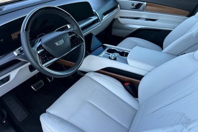 2026 Cadillac VISTIQ Luxury