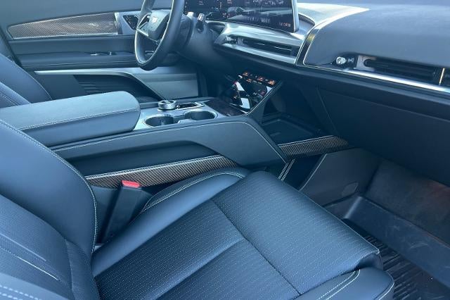 2026 Cadillac VISTIQ Sport