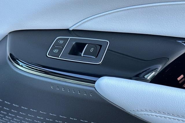 2024 Cadillac LYRIQ Luxury 1