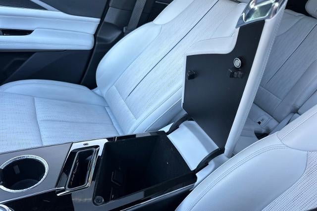 2024 Cadillac LYRIQ Luxury 1