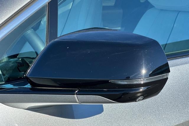 2024 Cadillac LYRIQ Luxury 1