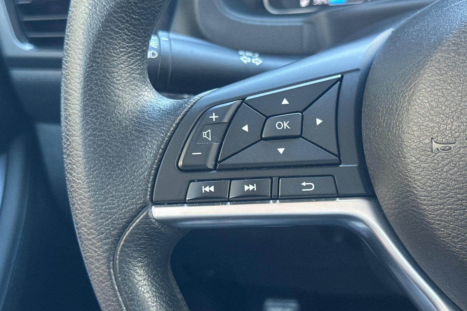 2025 Nissan Leaf S