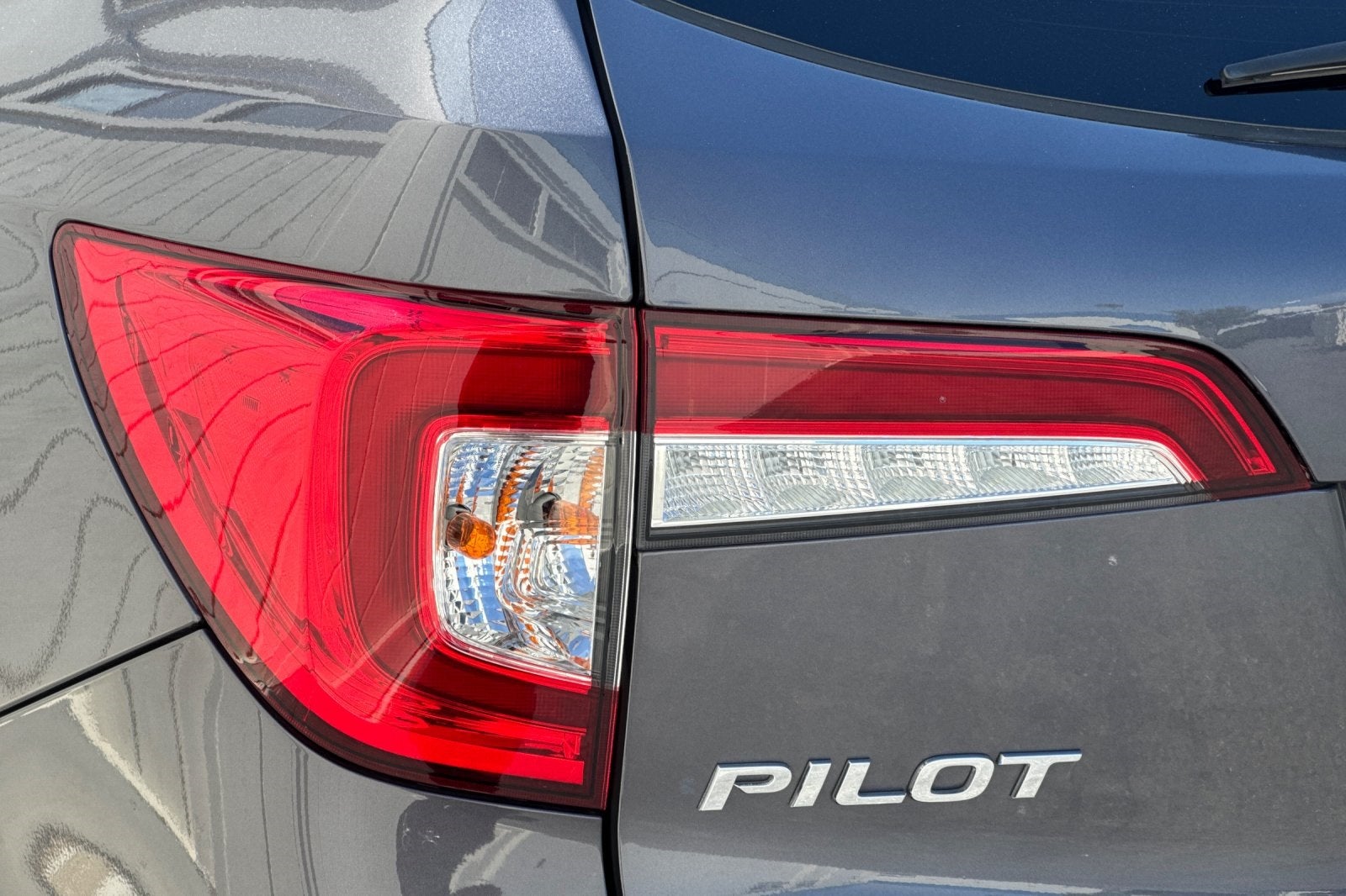 2022 Honda Pilot Touring 8 Passenger