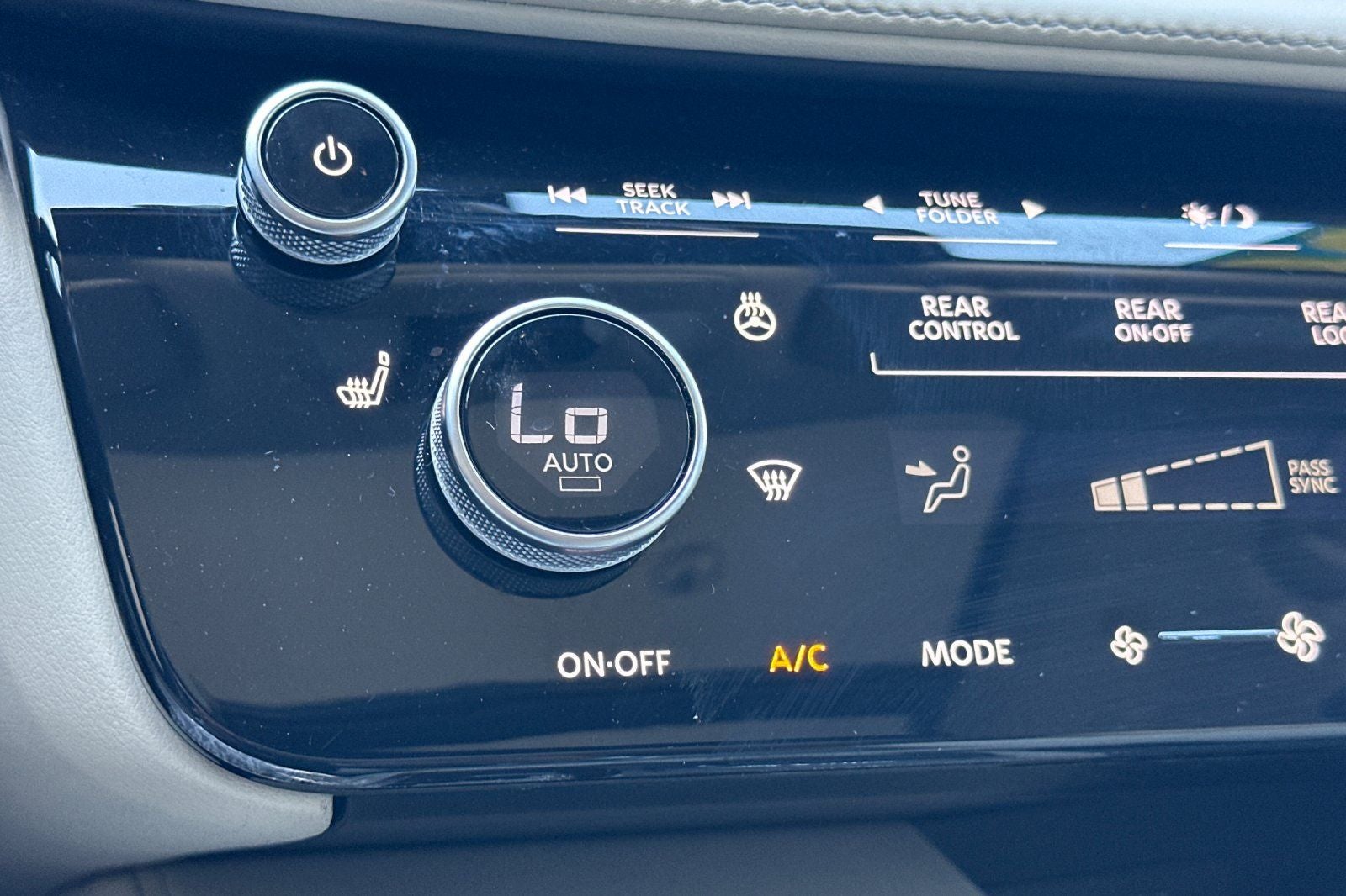 2025 INFINITI QX60 PURE