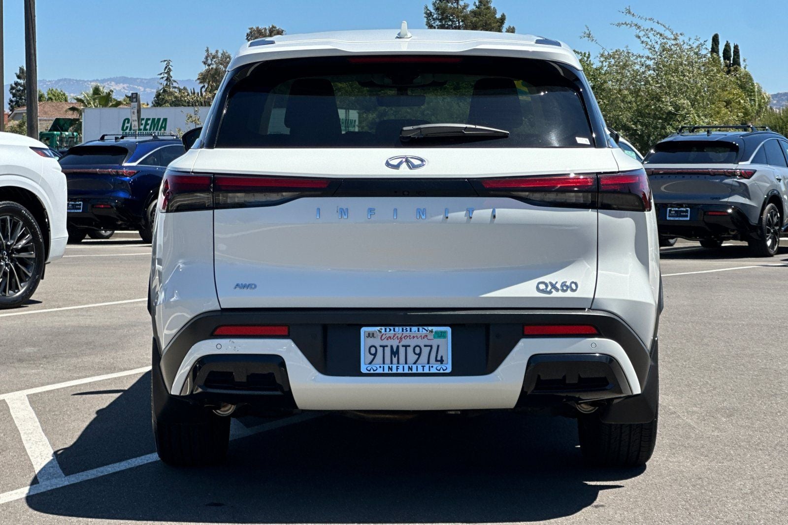 2025 INFINITI QX60 PURE