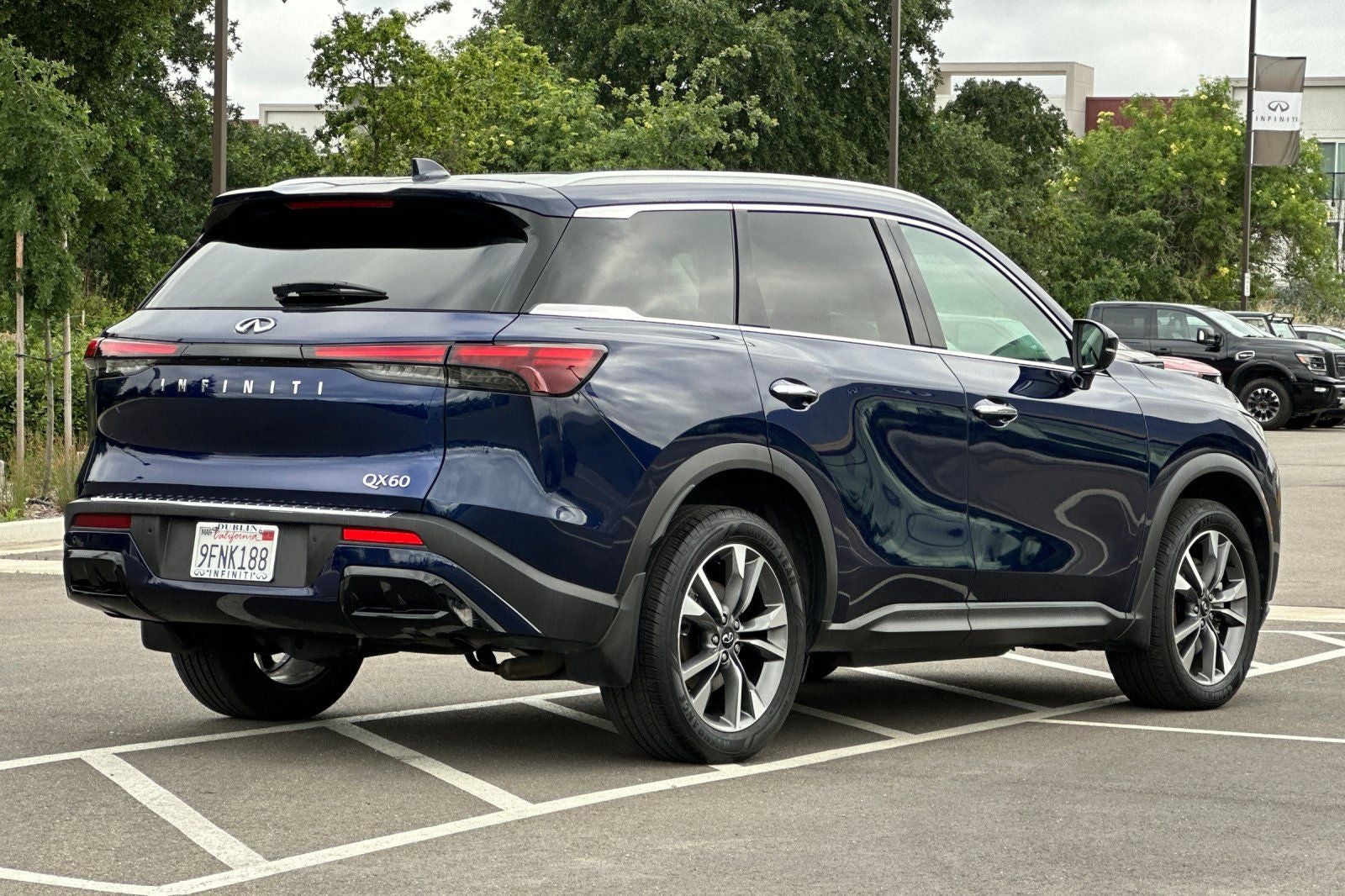 2023 INFINITI QX60 LUXE