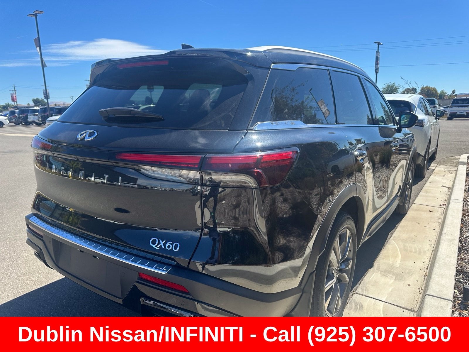 2023 INFINITI QX60 LUXE