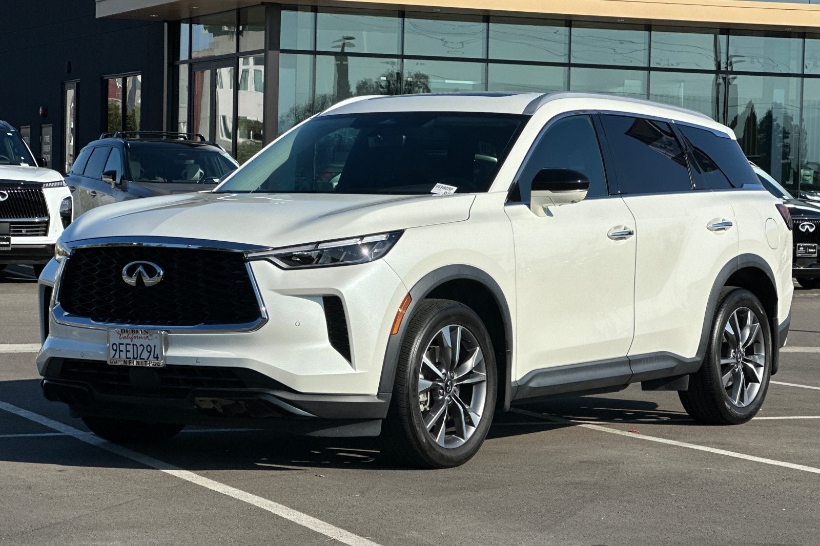 2023 INFINITI QX60 LUXE