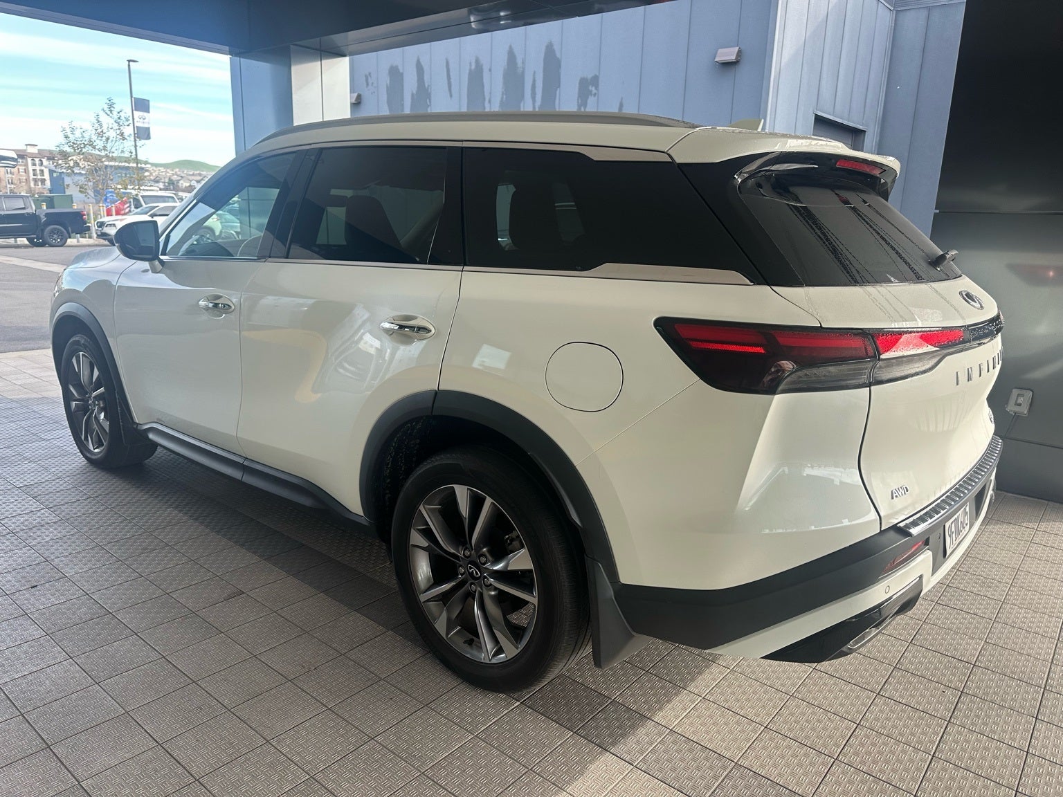 2023 INFINITI QX60 LUXE