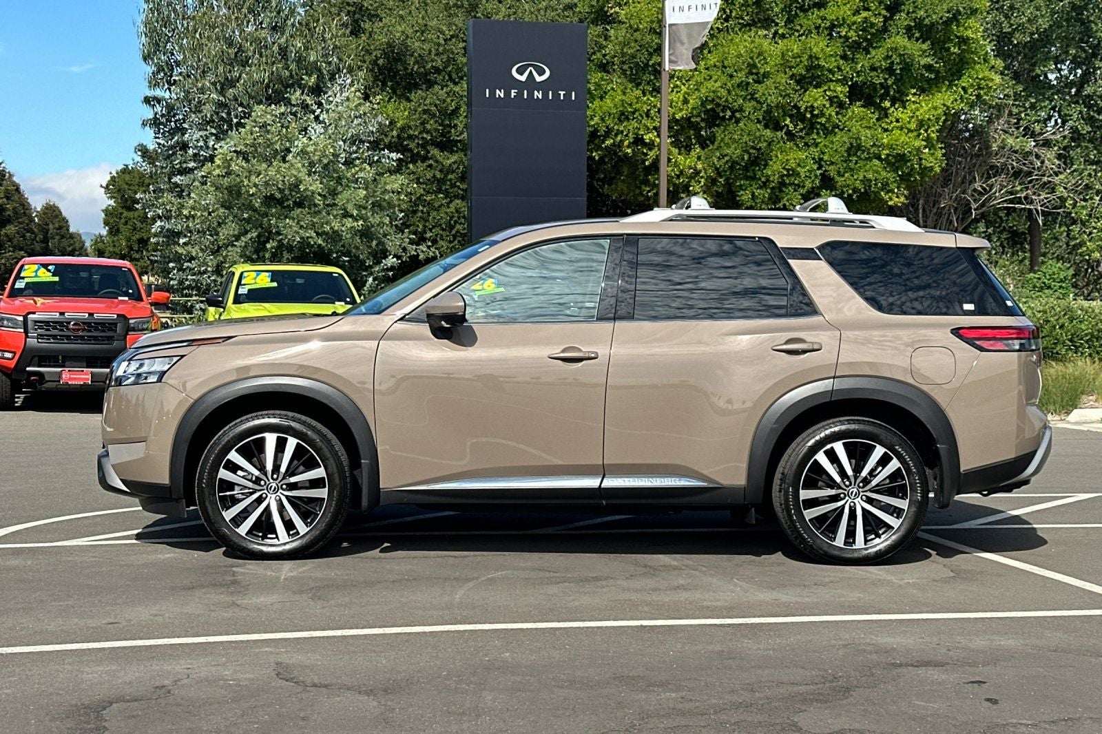 2024 Nissan Pathfinder Platinum