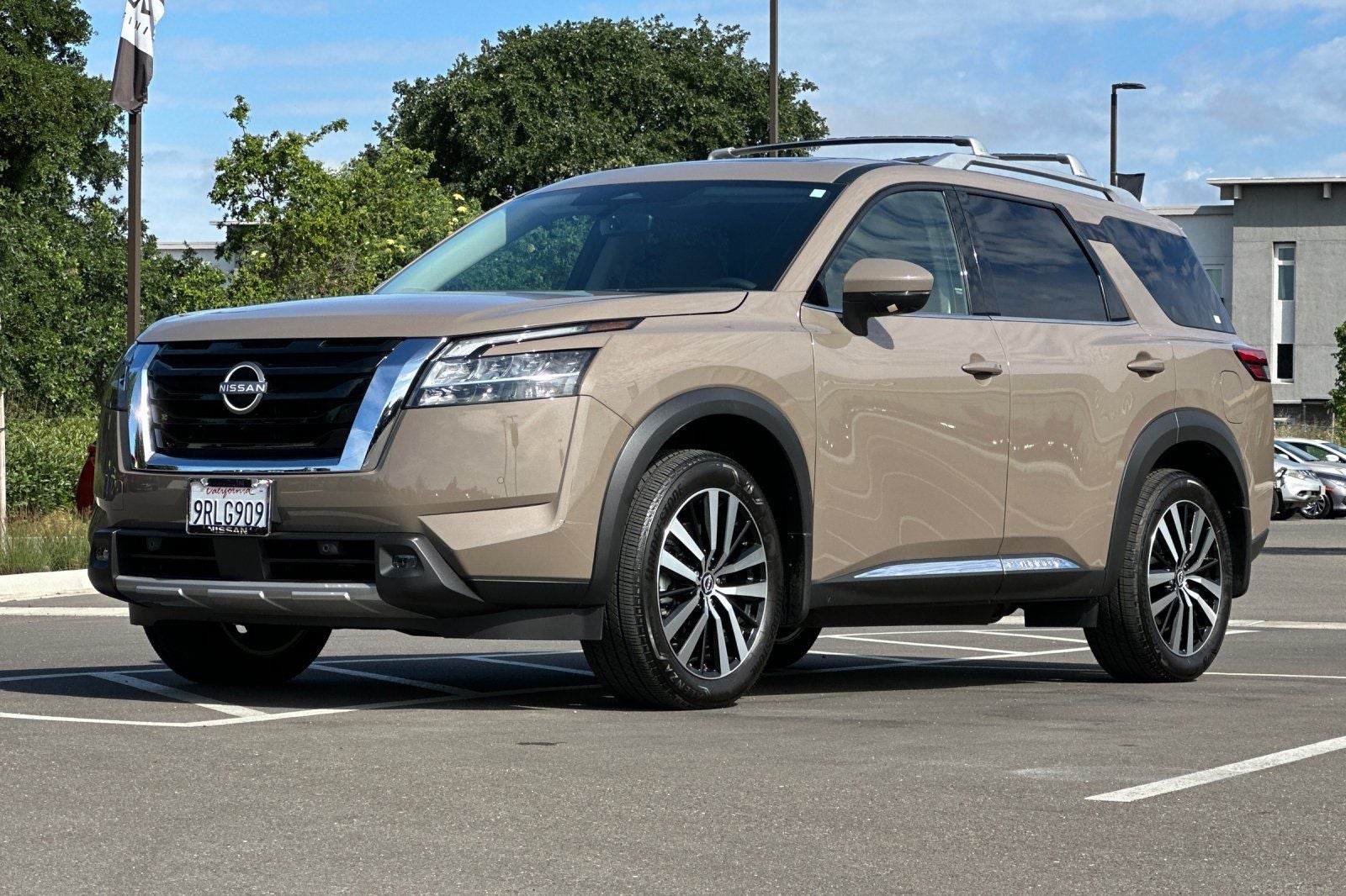 2024 Nissan Pathfinder Platinum