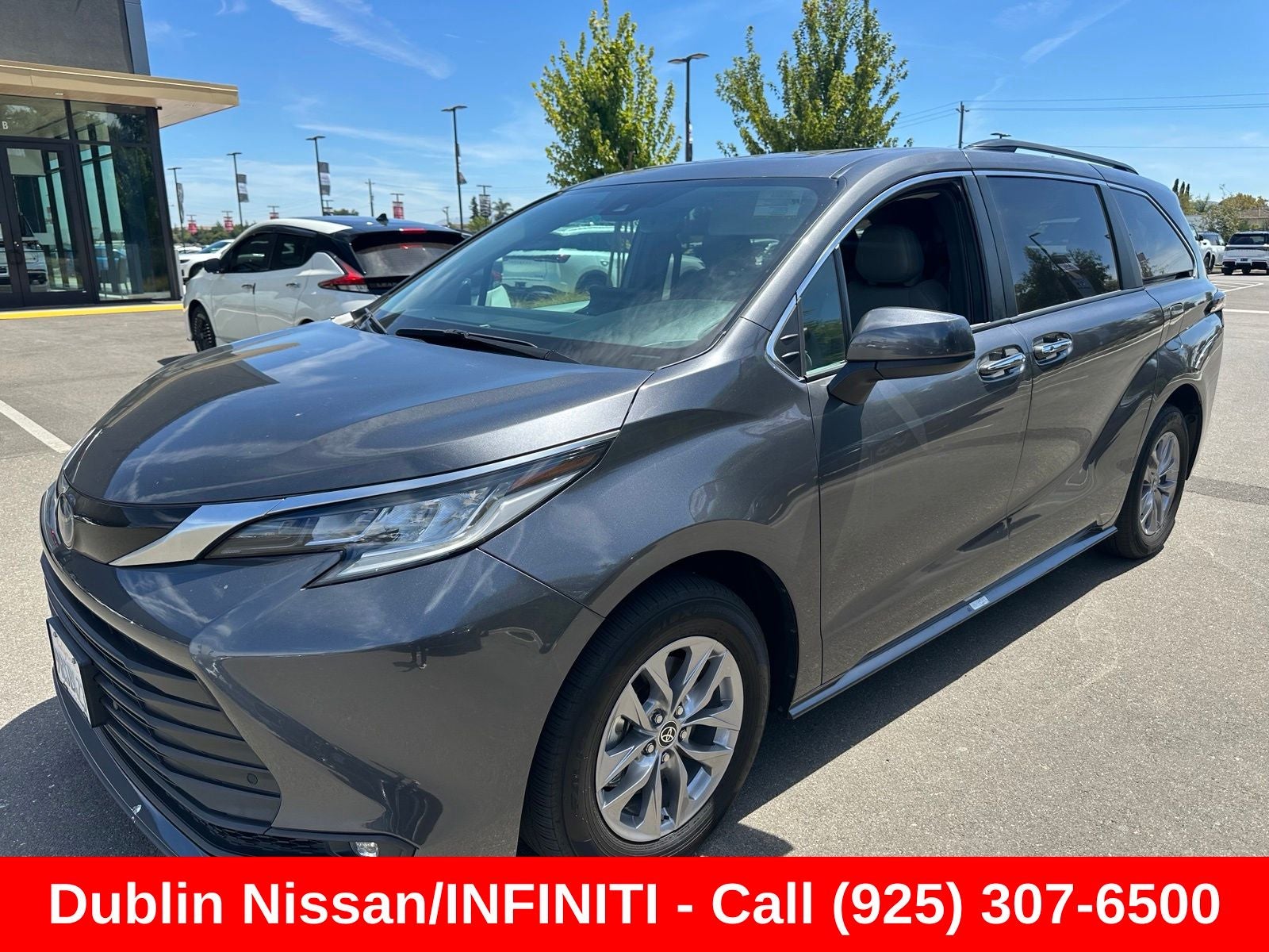2025 Toyota Sienna XLE 8 Passenger