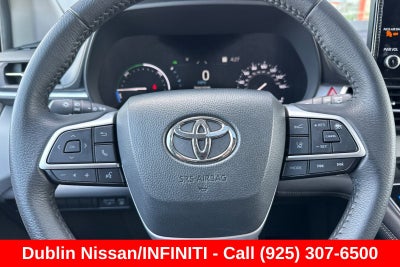 2025 Toyota Sienna XLE 8 Passenger