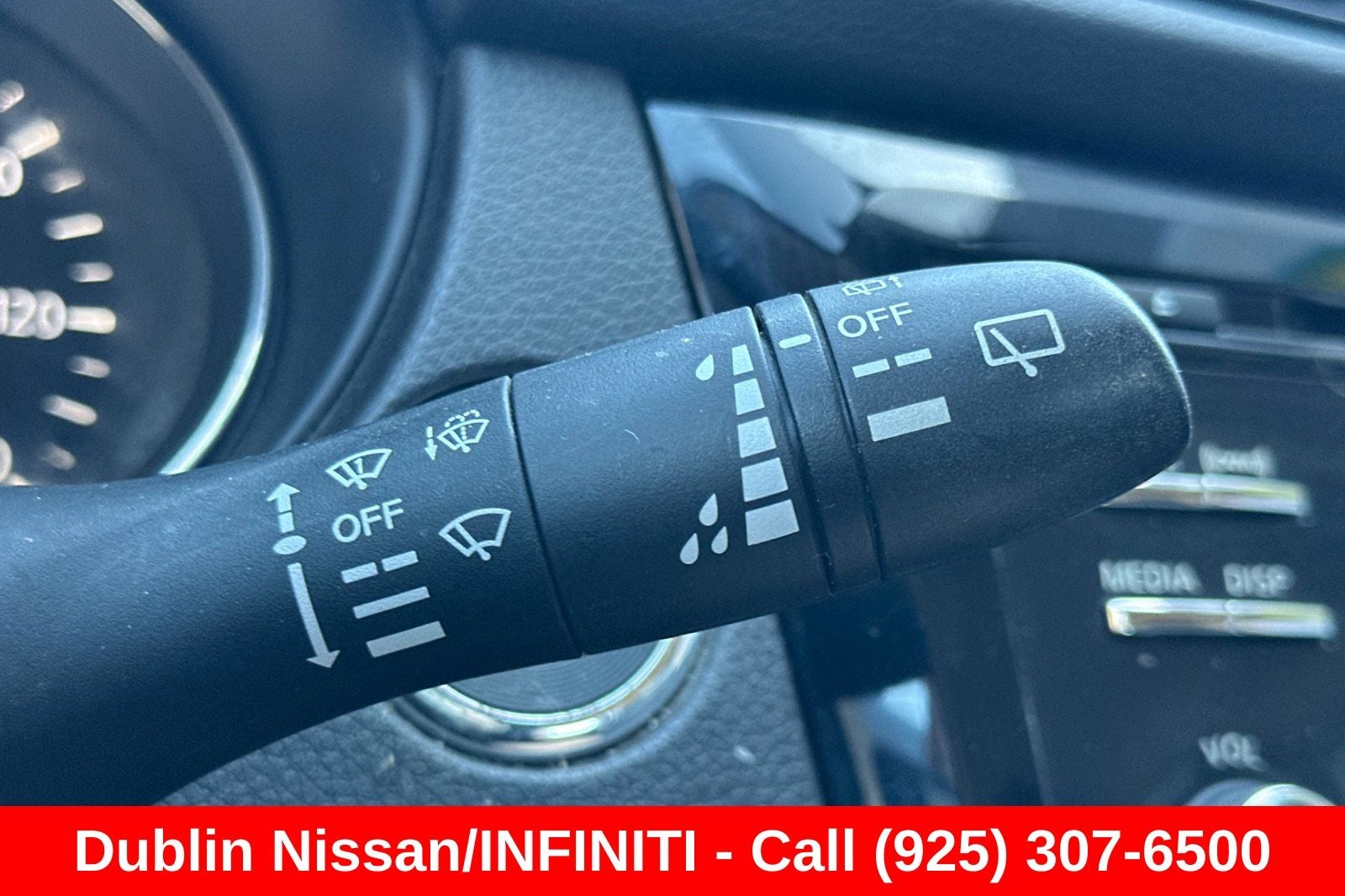 2017 Nissan Rogue Sport SV