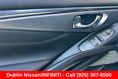 2022 INFINITI Q60 LUXE