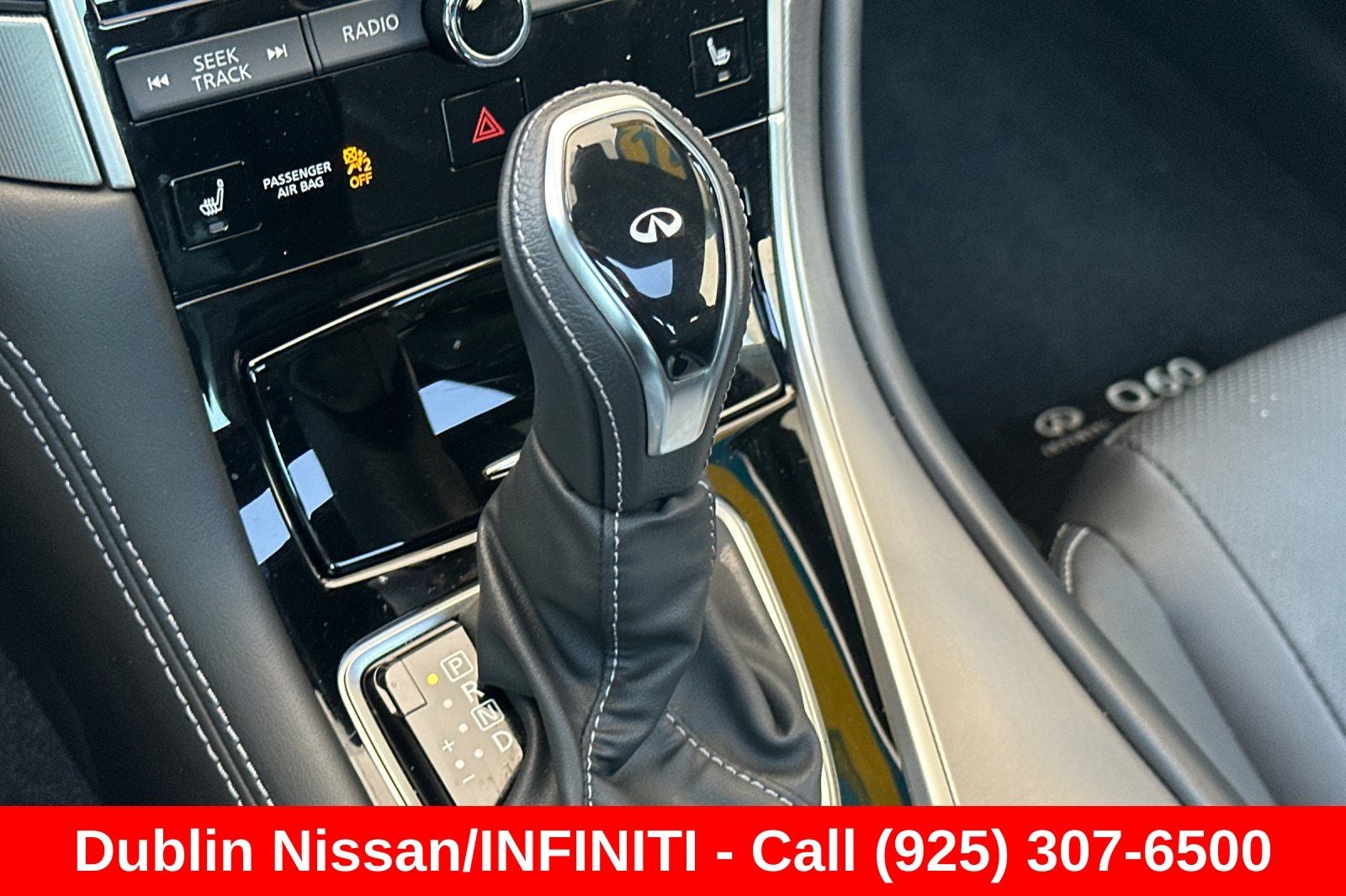 2022 INFINITI Q60 LUXE