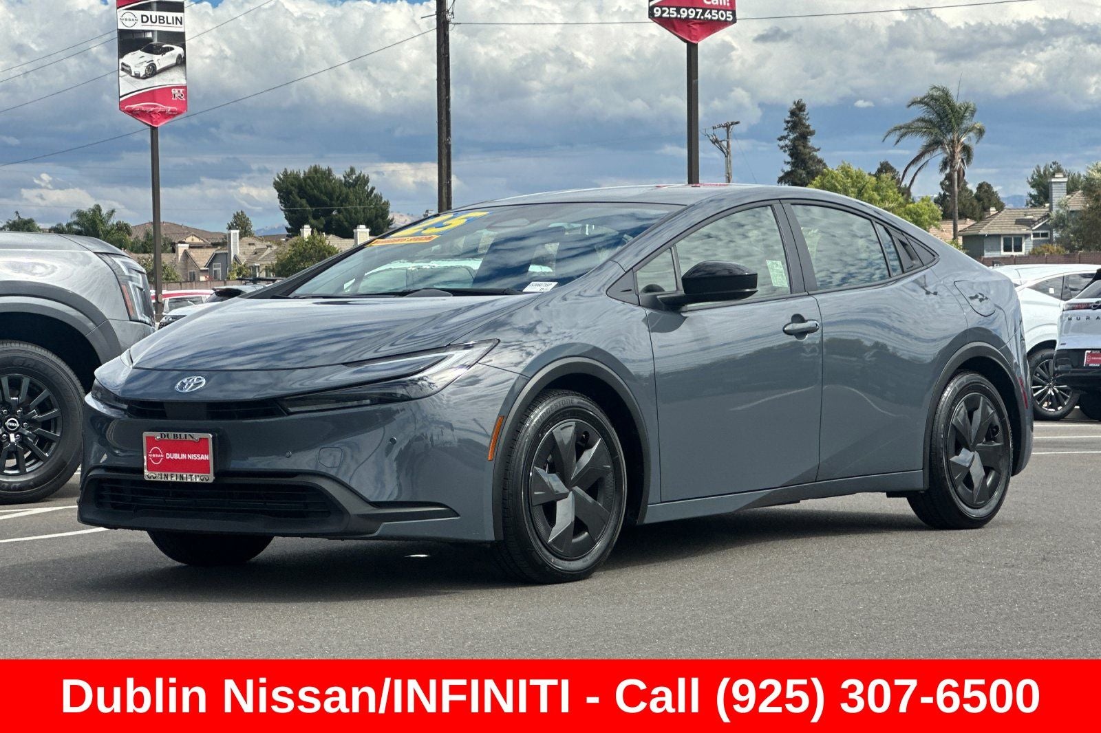 2025 Toyota Prius LE
